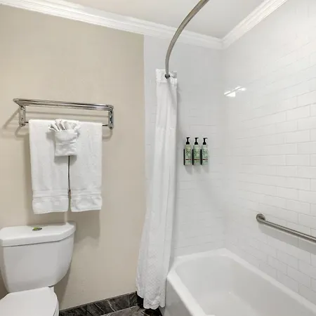 Best Western Airport Albuquerque InnSuites Hotel&Suites-2